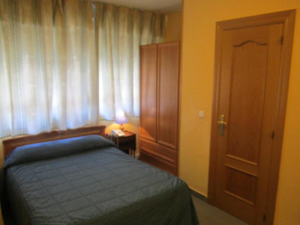 Hostal Al-Qazeres Caces Стая снимка