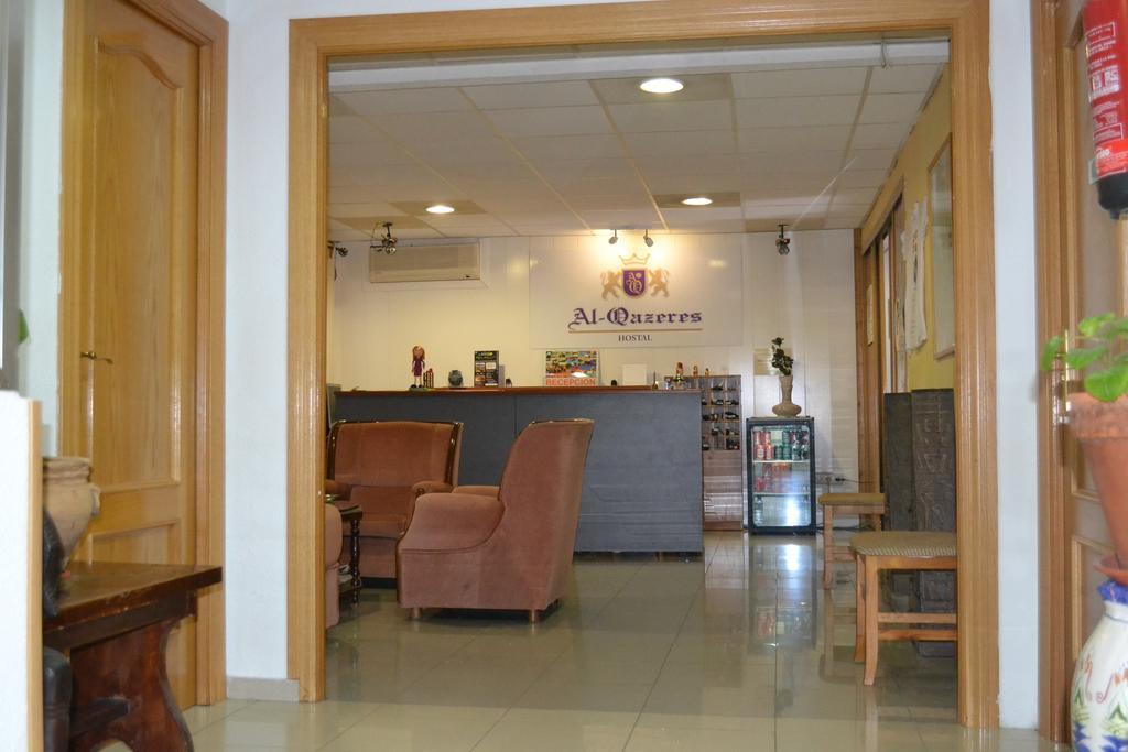 Hostal Al-Qazeres Caces Екстериор снимка