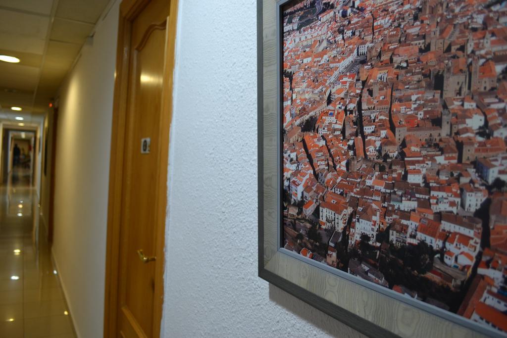 Hostal Al-Qazeres Caces Екстериор снимка