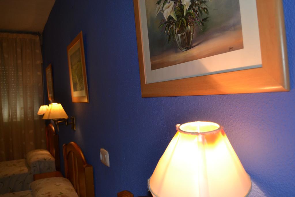 Hostal Al-Qazeres Caces Екстериор снимка