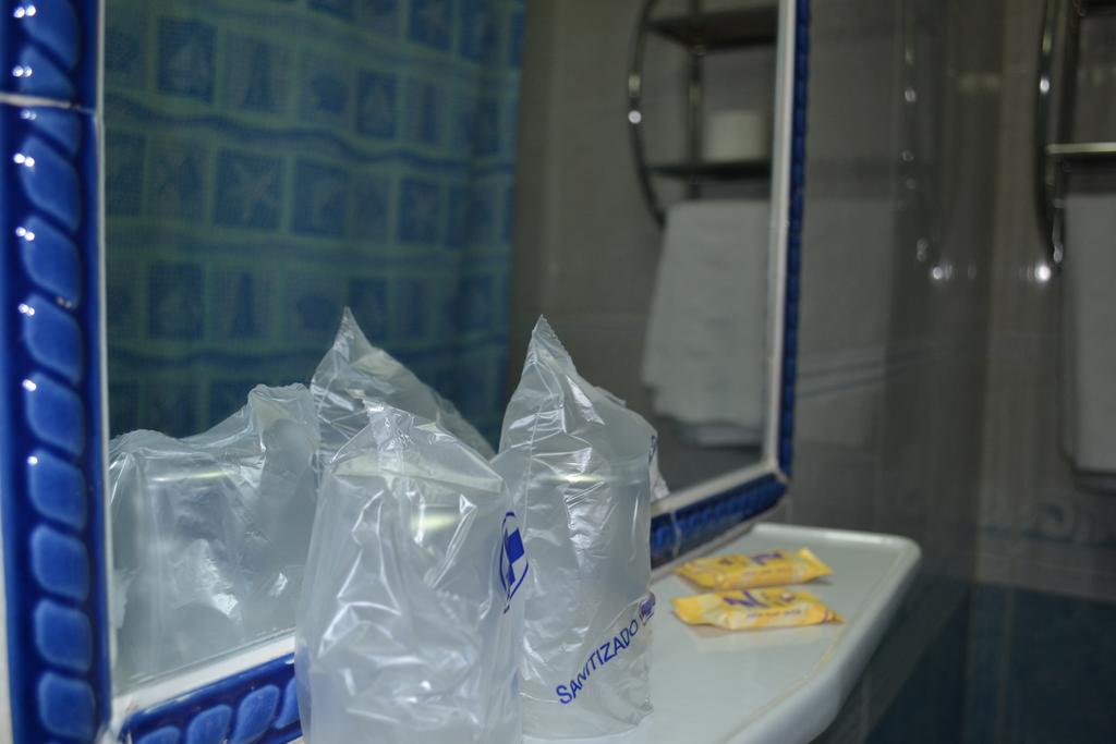 Hostal Al-Qazeres Caces Екстериор снимка